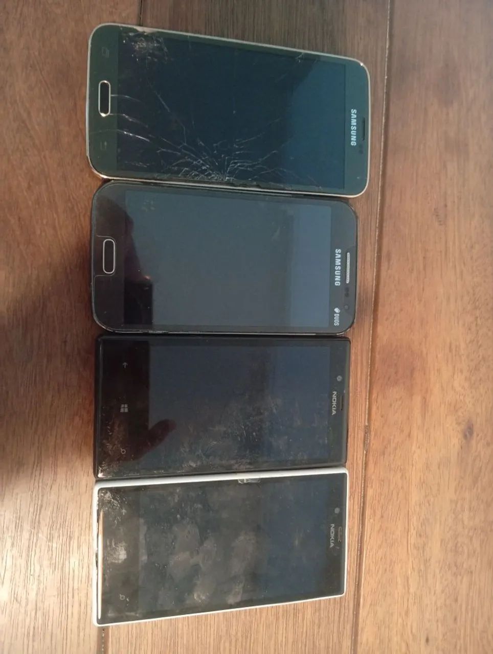4 celulares para retirada de peças 