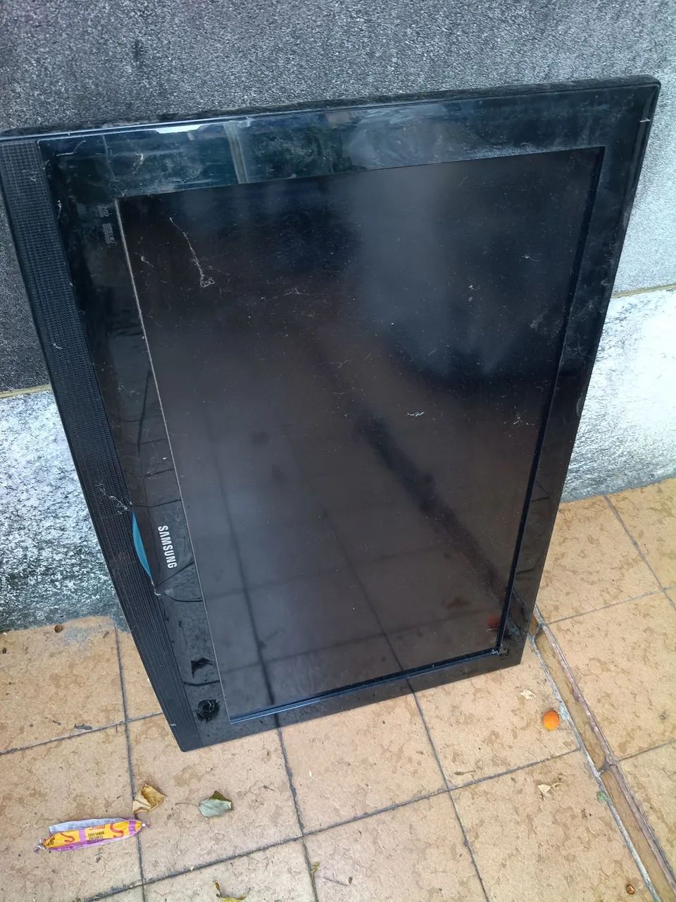 TV Samsung 32 polegadas com tela queimada LN32B350F1