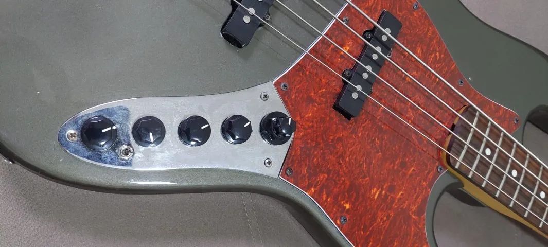 Conta-Baixo Giannini Jazz Bass Ativo - Foto 3