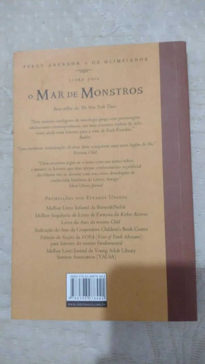 LIVRO: O MAR DE MONSTROS - RICK RIORDAN - Foto 2
