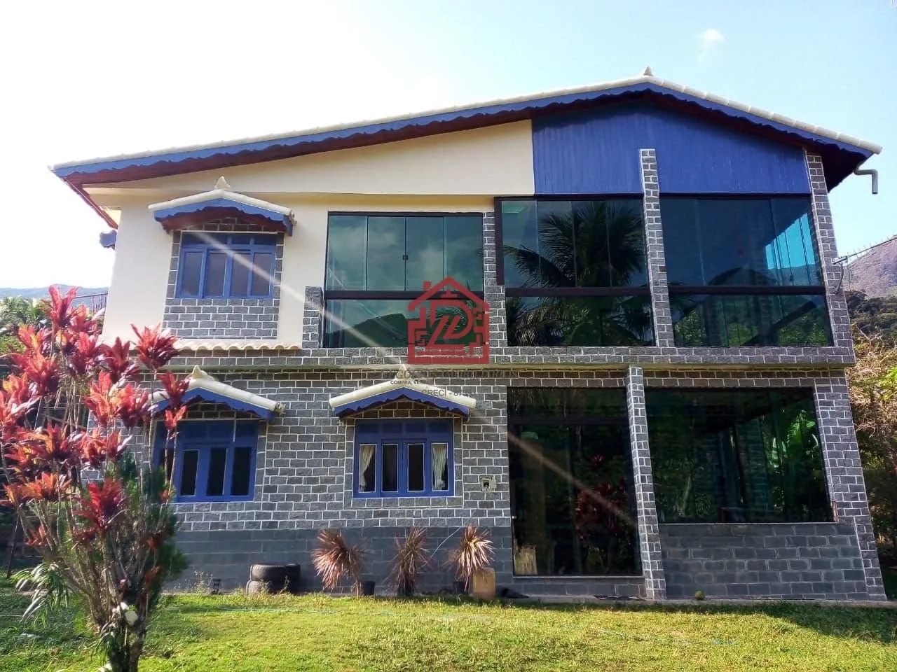 Sítio à Venda em Serra da Cruz, Macaé: 5 Quartos, 340m²