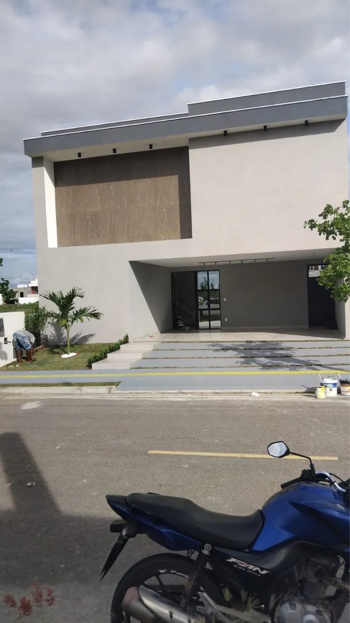 Casa de alto padrão em condomínio jardim das tulipas 