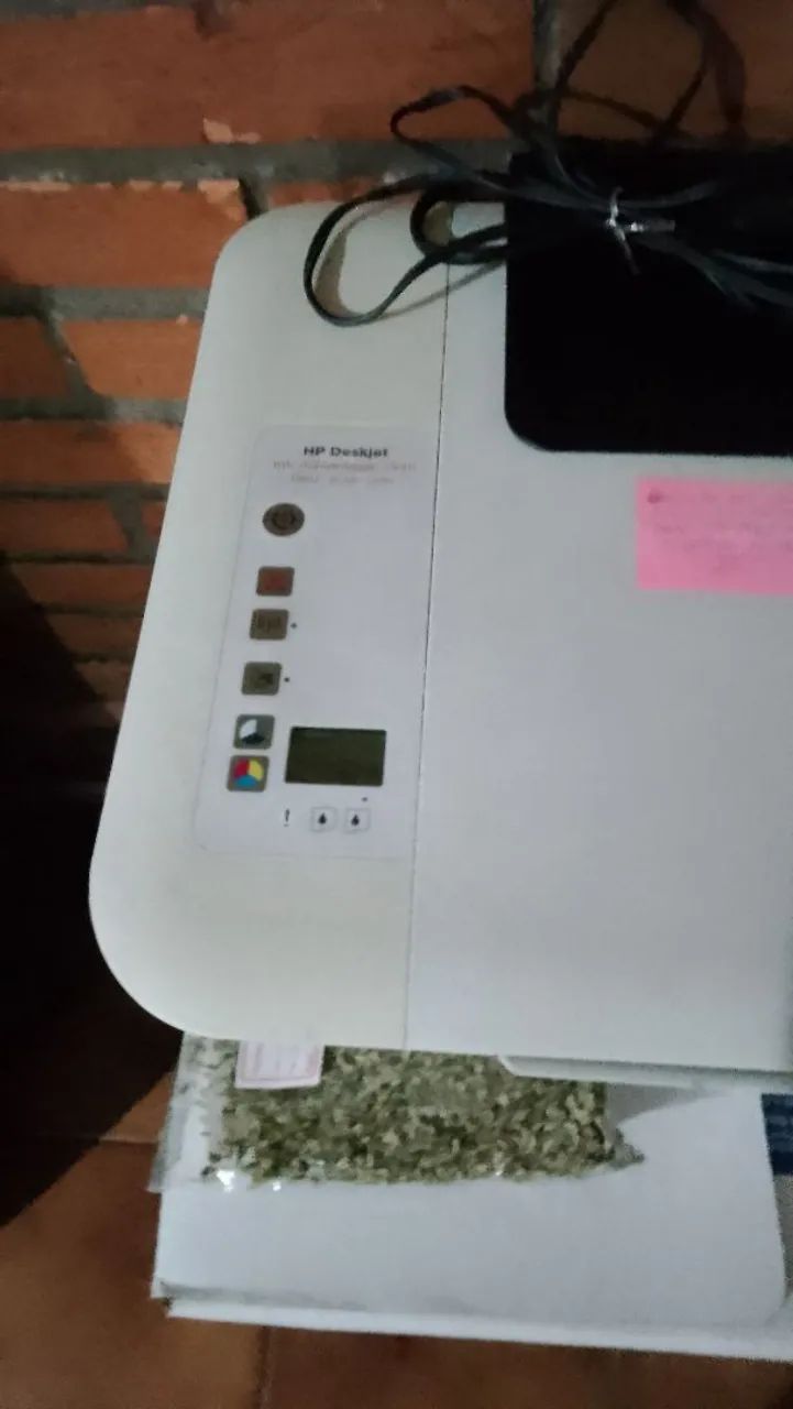 Impressora HP Deskjet branca