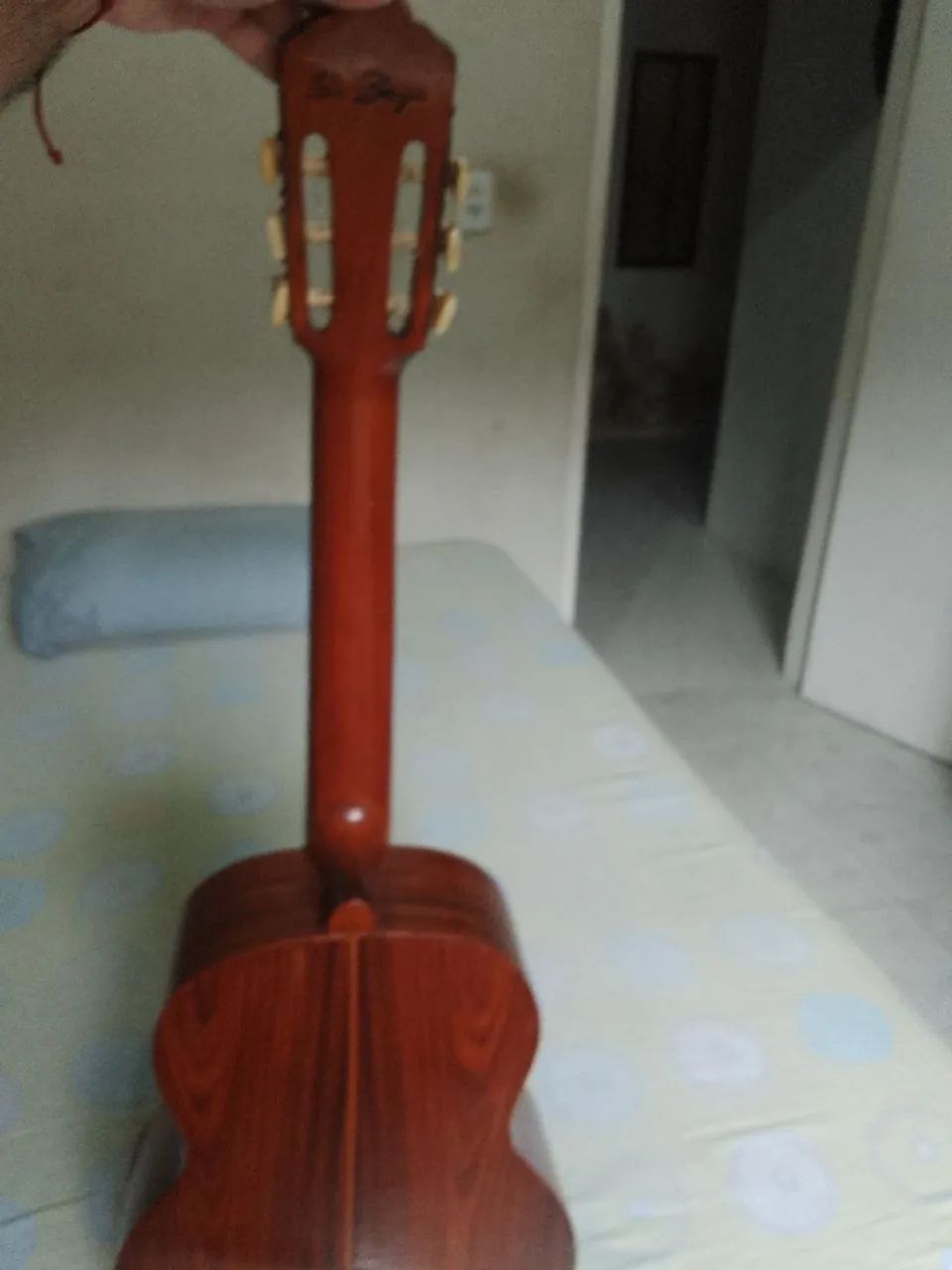 Vendo este violão 