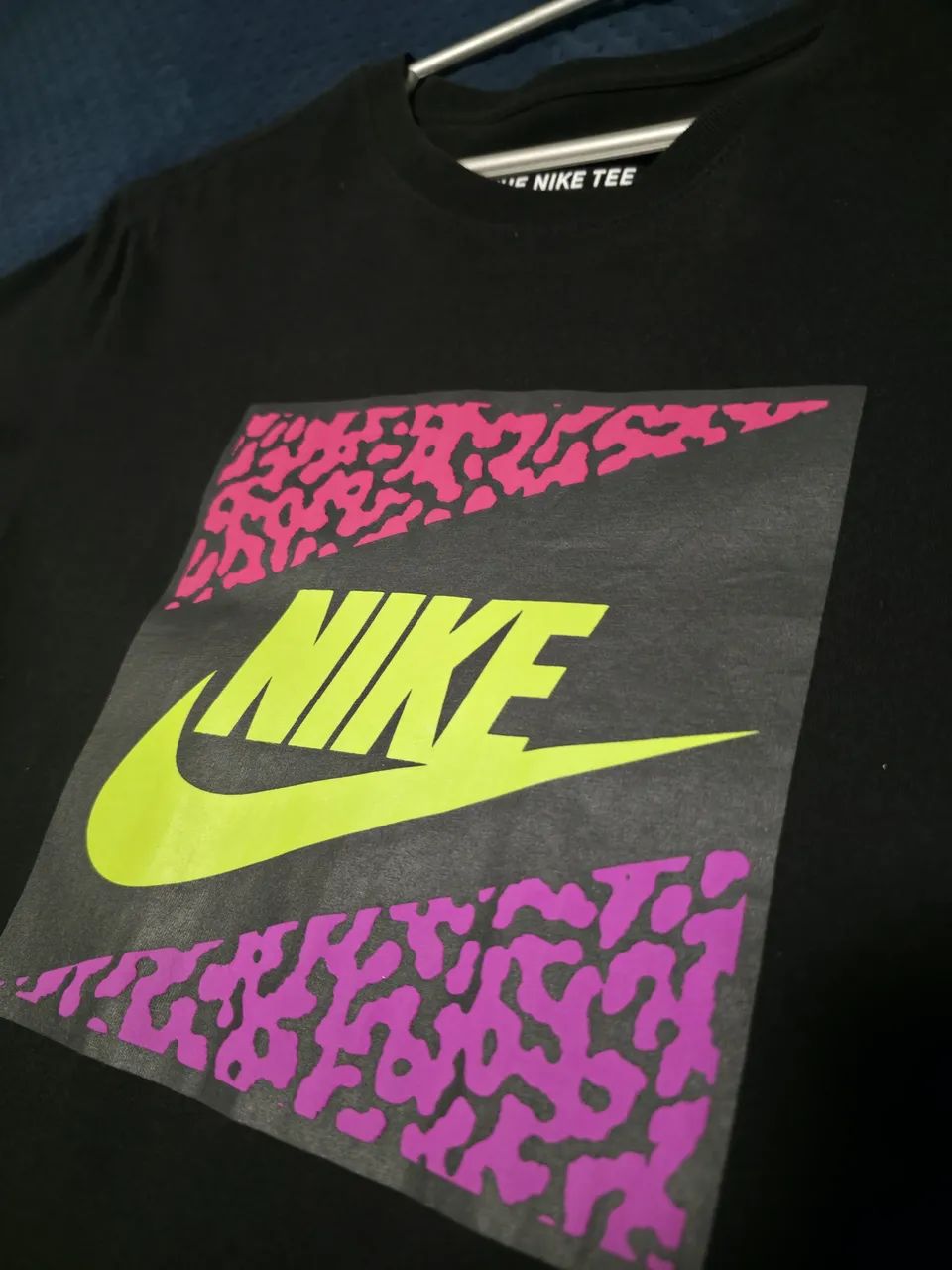 Camiseta Nike Estampada Preta Tam. P (Original) - Foto 2