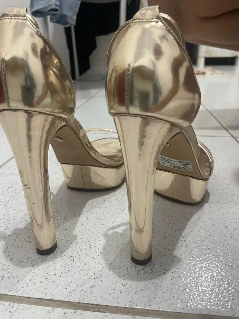 Sandália Arezzo dourada ? - Foto 2