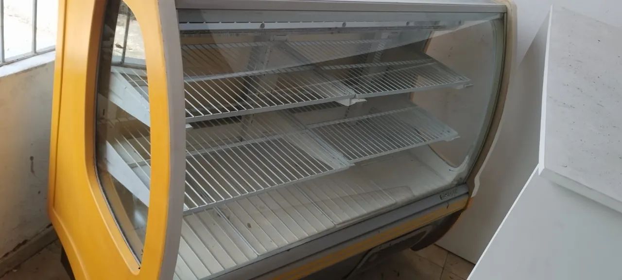 Vendo 2 Vitrines Expositoras - Quente e Refrigerada