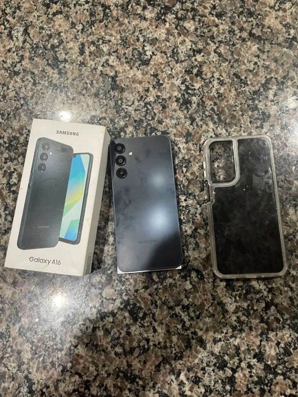 Celular estado de novo A16 256 gigas, aceito troca e cartão 