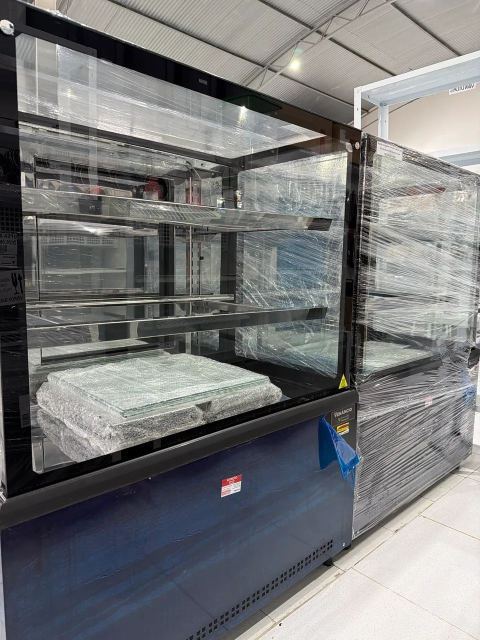 Vitrine Venâncio- Quente e Fria - Foto 2