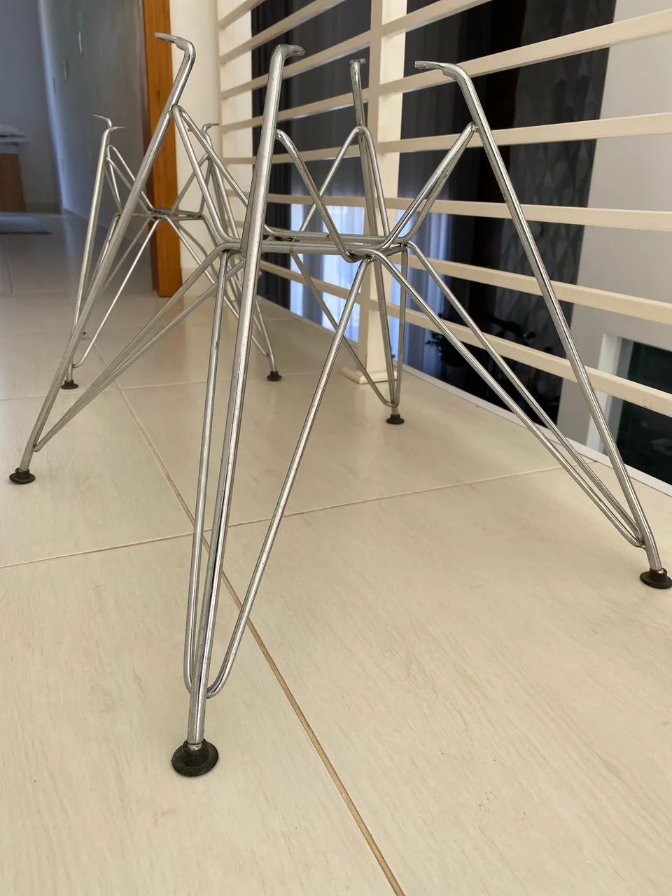 Pés cadeira Eames usada - Foto 4