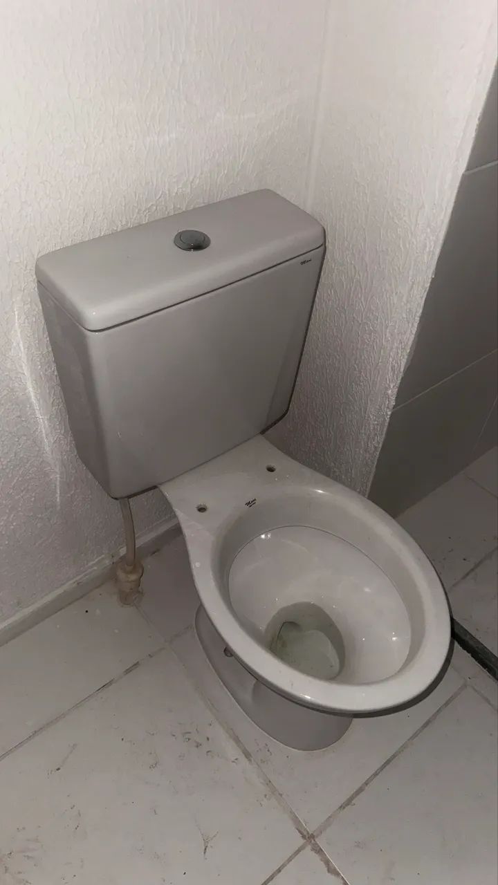 Vaso com caixa acoplada - Mari