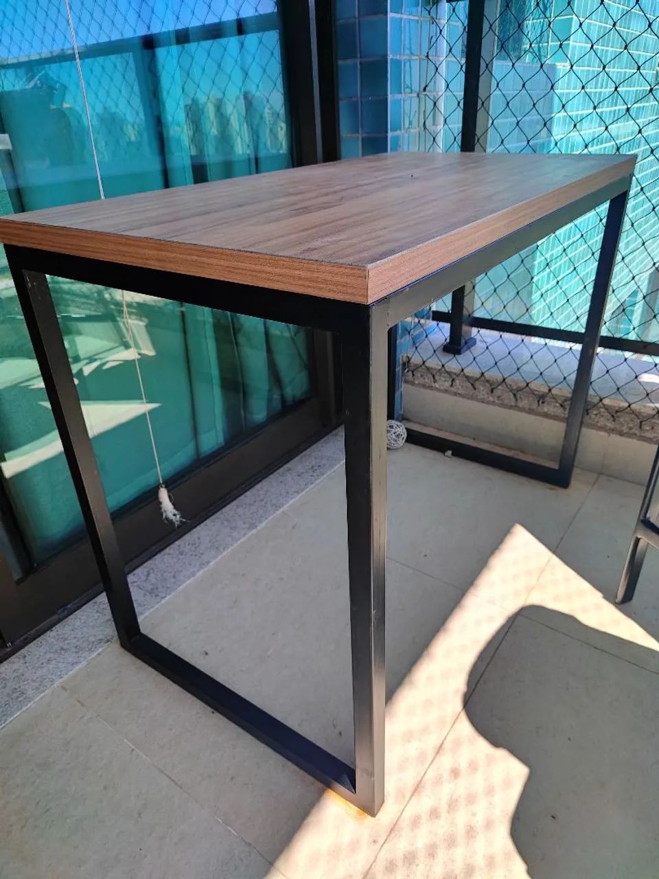 Mesa escritório multiuso rústica MDF + aço 