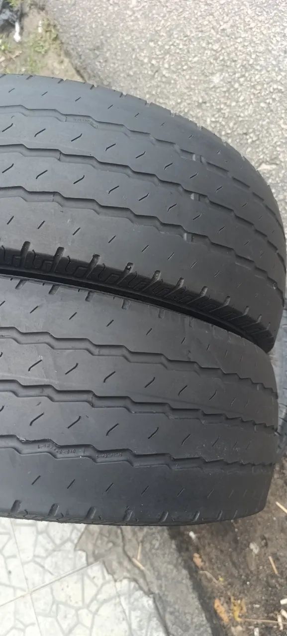 Pneus 225/75/16 Continental 8 lonas.