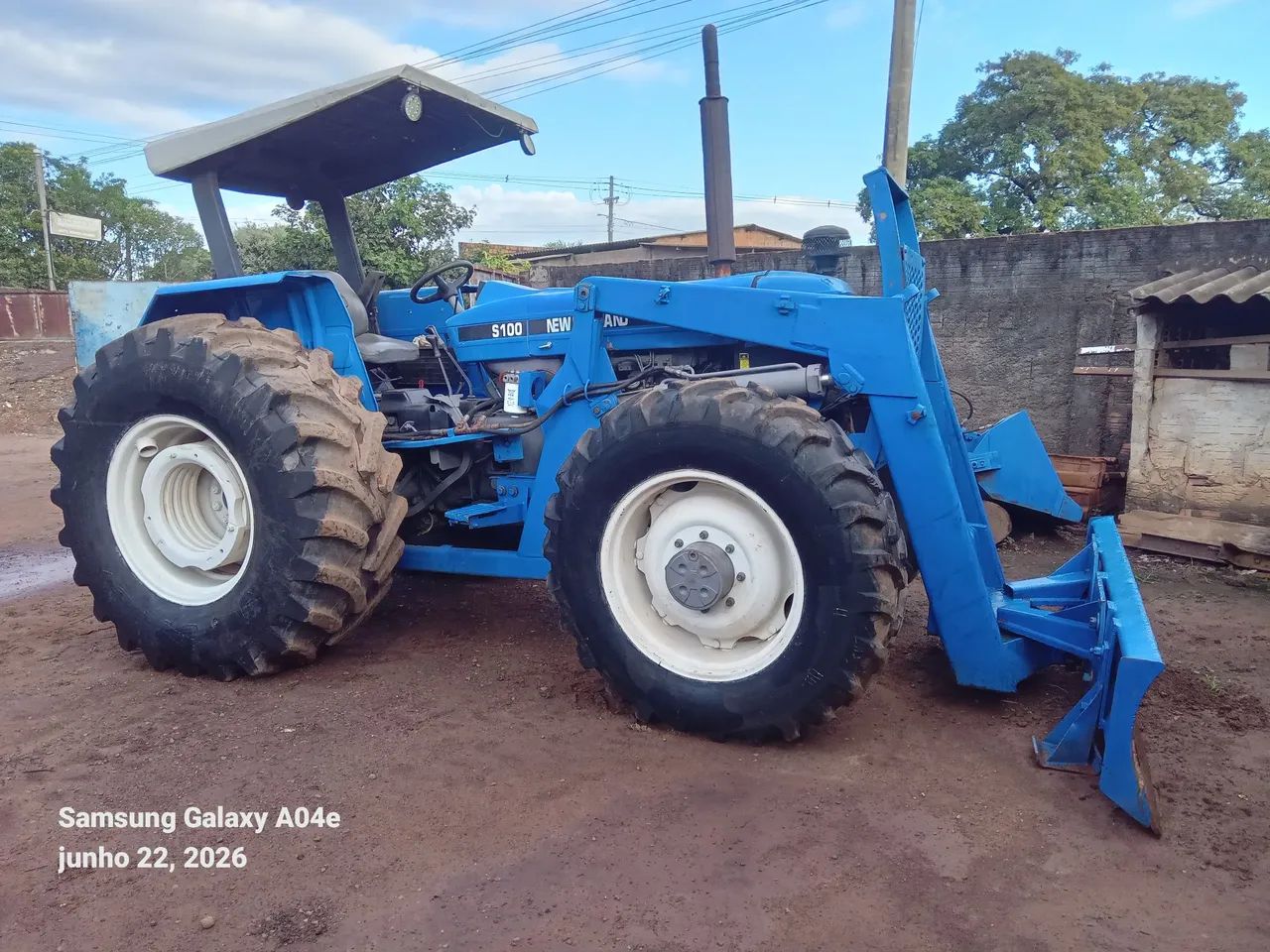 Trator New Holland 7630 4x4 com Lâmina - Caminhões - Rio Verde de