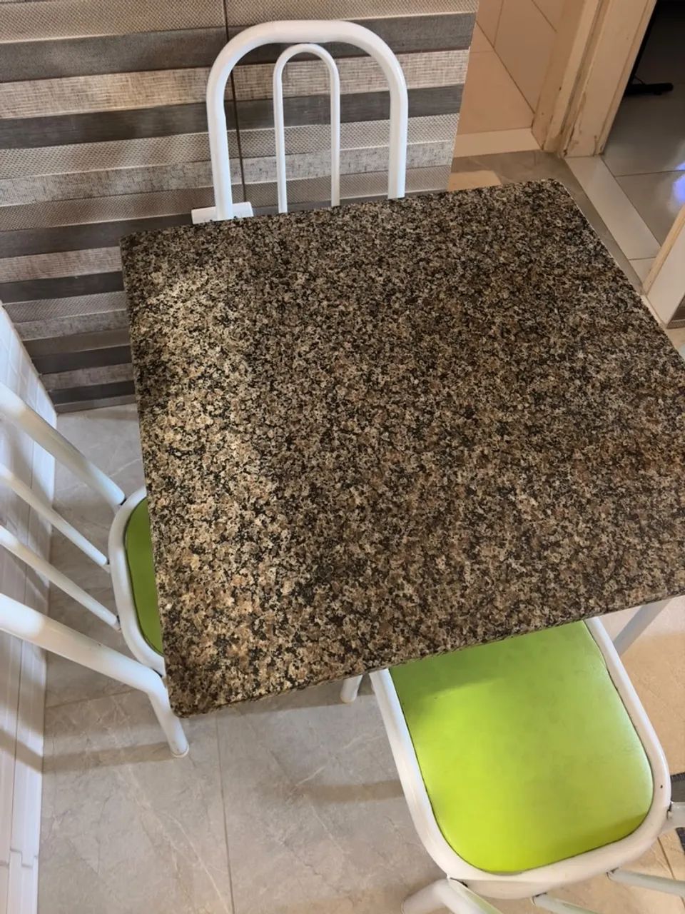 Mesa de mármore 4 cadeiras - Foto 4
