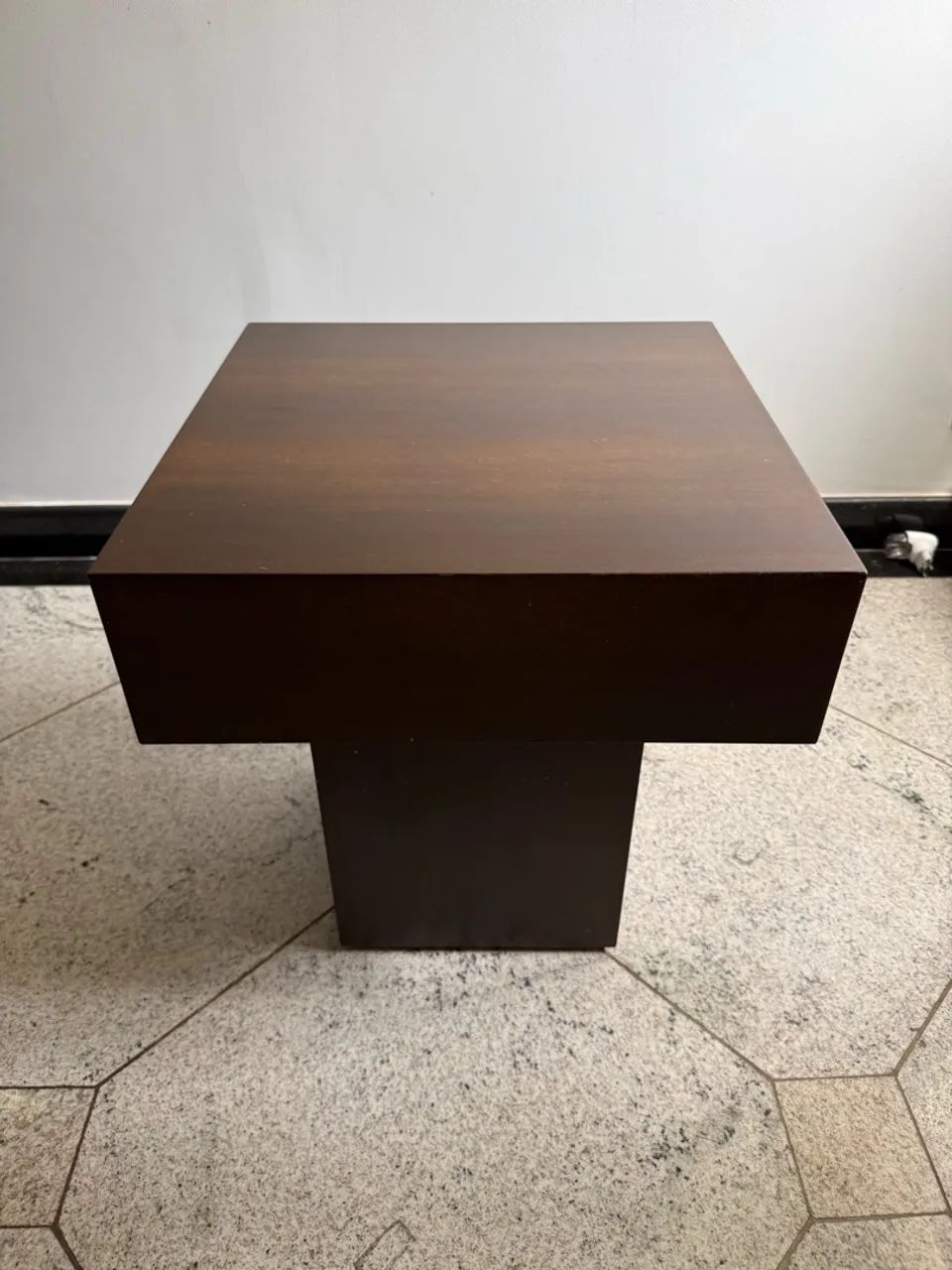 Mesa Lateral em Madeira 