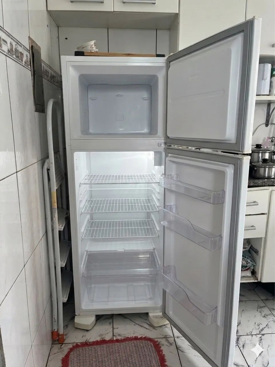 Geladeira Electrolux DC35A 260L 127V