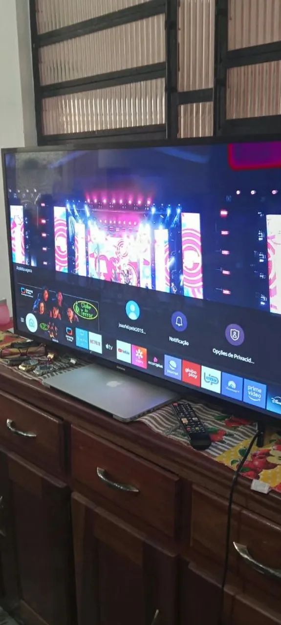 Vendo essa tv da marca Samsung de 43 polegadas SMART 4k com acesso ao Bluetooth tv  - Foto 2