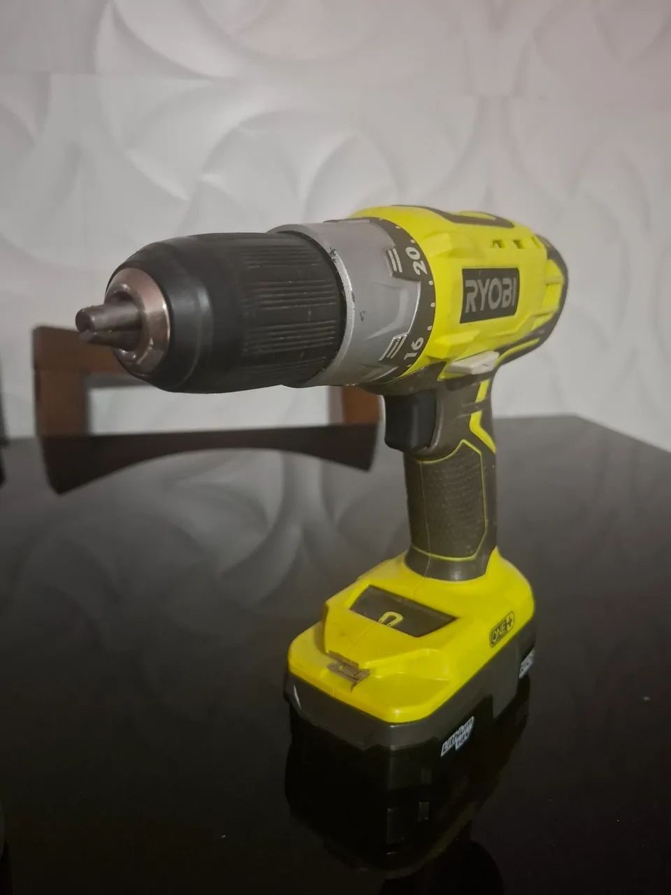 Parafusadeira Ryobi 18 V - Ferramentas de Construção - Monte Belo
