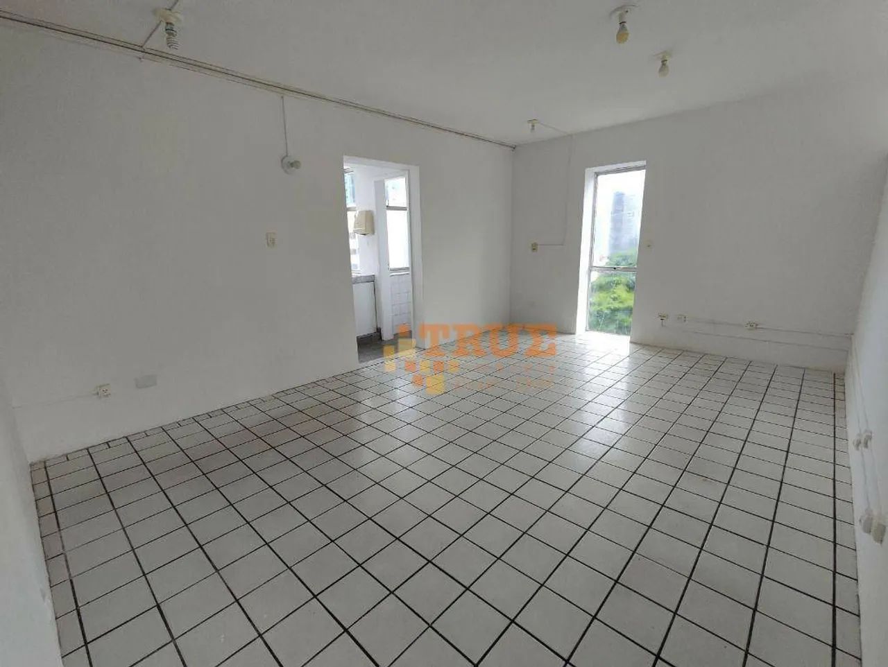 SALA 75M NA ILHA DO LEITE - OPORTUNIDADE! - Foto 3