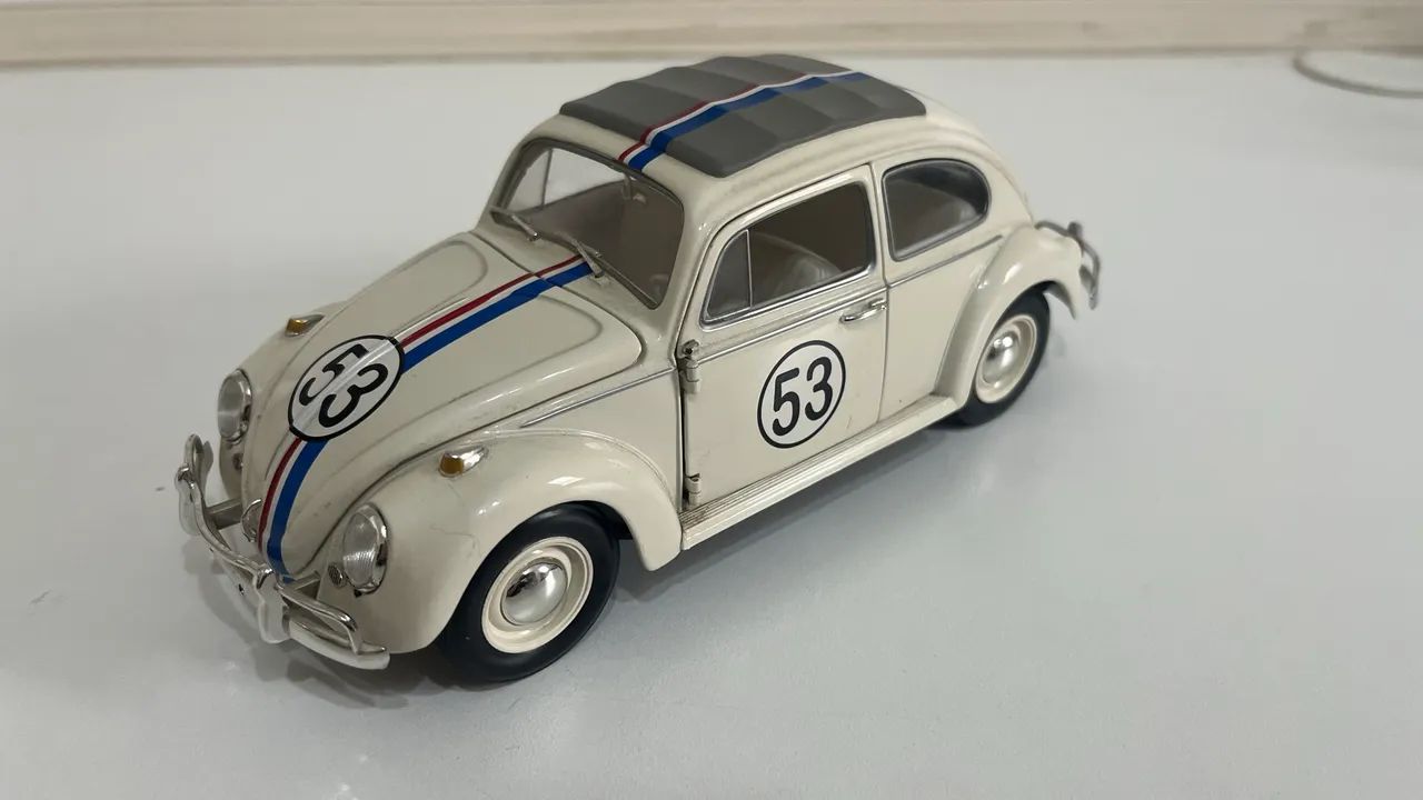 Miniatura Herbie The Love Bug #53 1:18 Johnny Lightning 2003