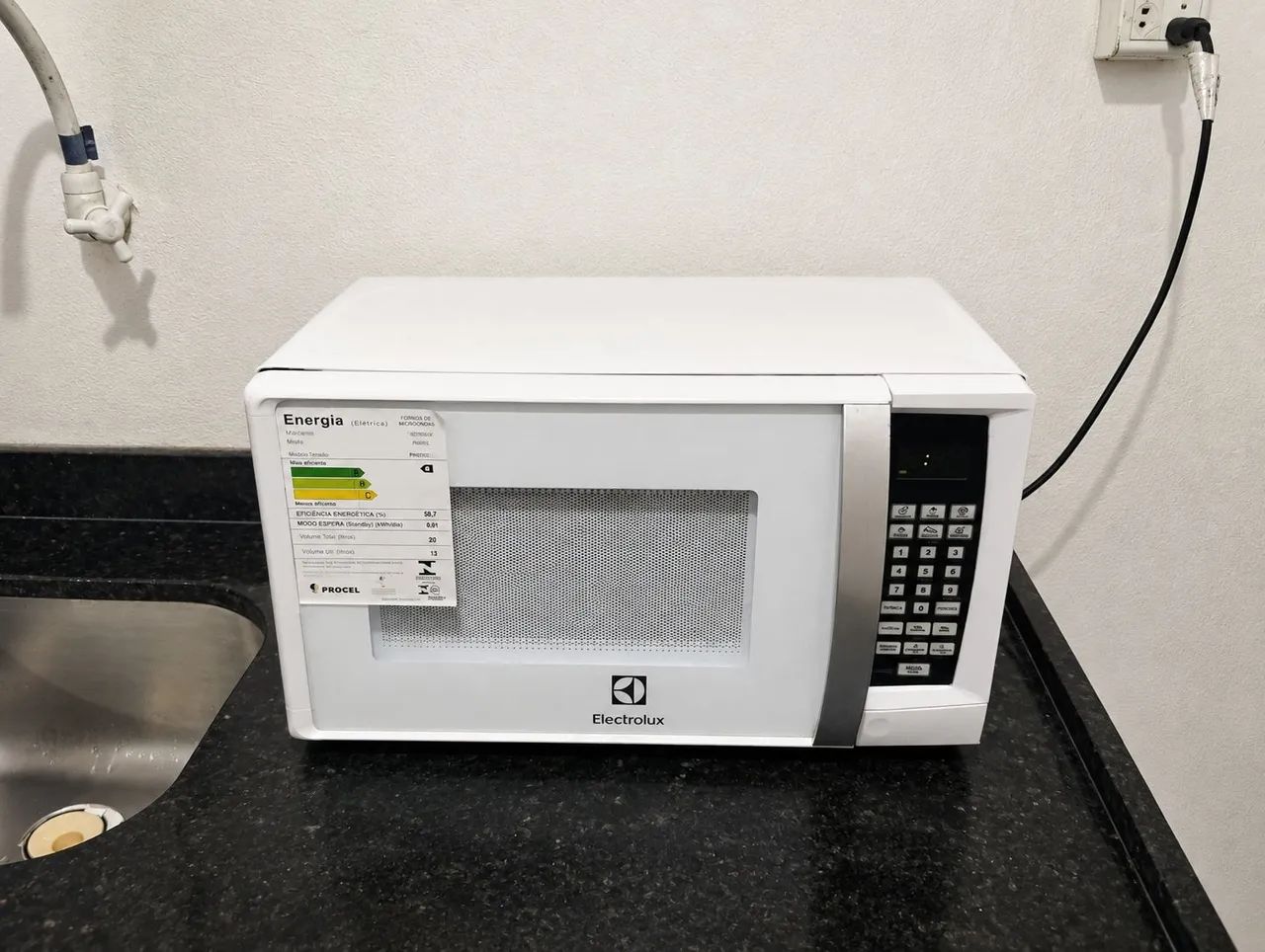 Microondas Electrolux completo ótimo funcionamento 26 litros 