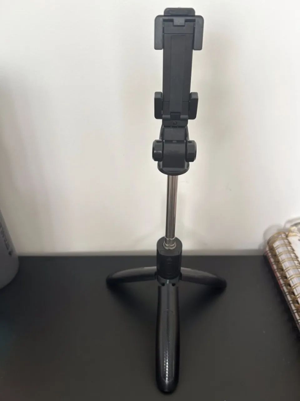 Bastão de Selfie com Tripé e Controle Bluetooth L01s - Foto 2