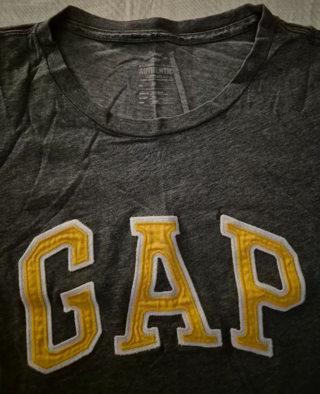 Camisa 100 % algodão GAP cinza - Foto 2