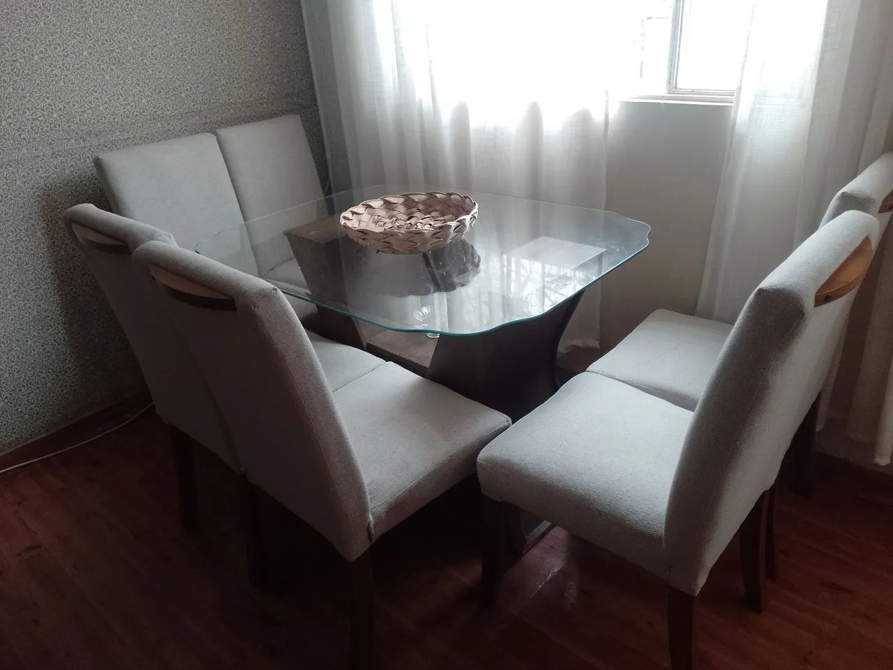 Sofás e mesa c 6 cadeiras  - Foto 2