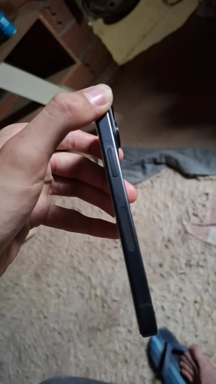 VENDO IPHONE 15 pro semi novo 