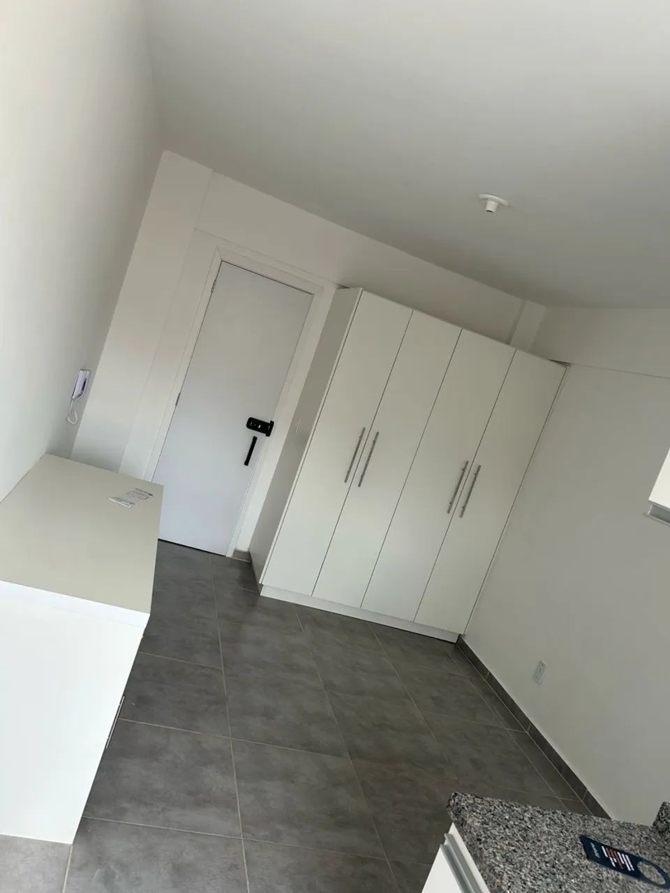 Vende-se kitnet mobiliada
