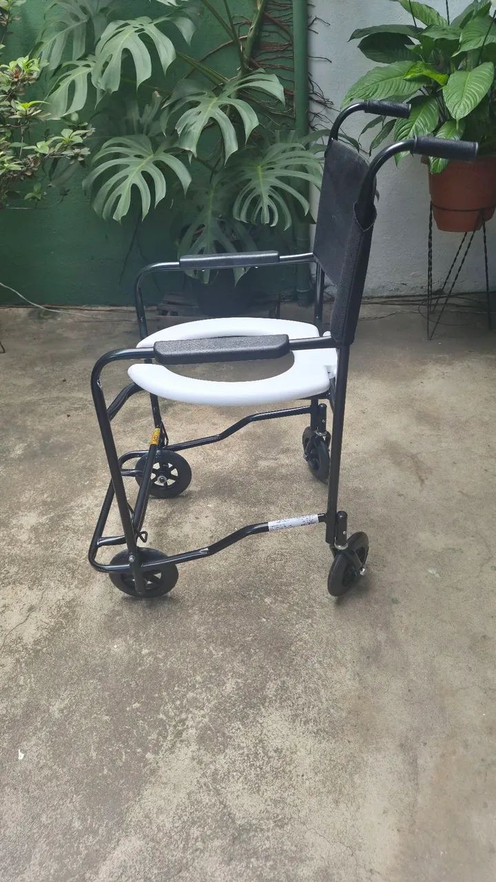 Cadeira higiênica - Foto 2