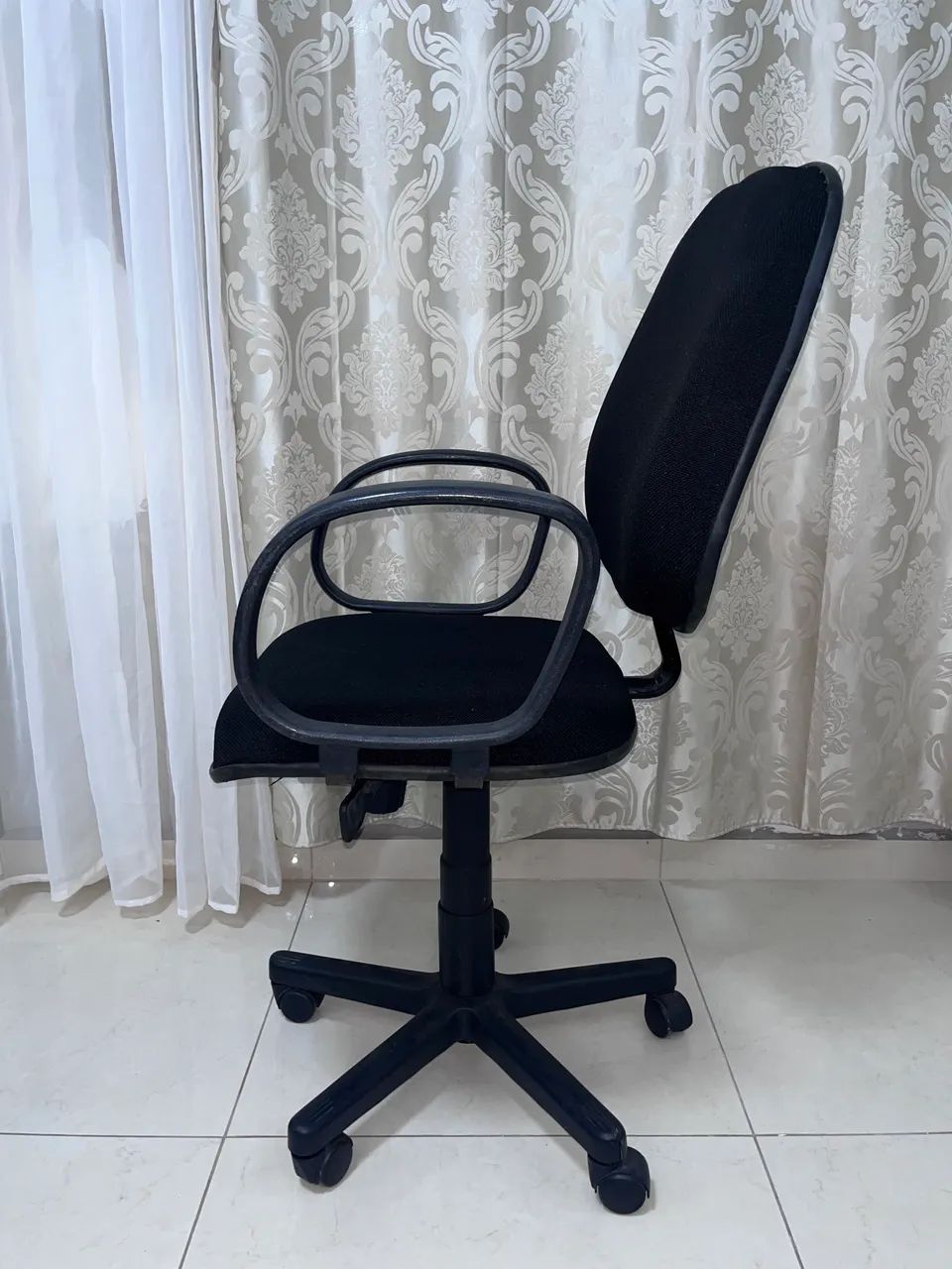 Cadeira Diretor Semi Nova - Foto 4