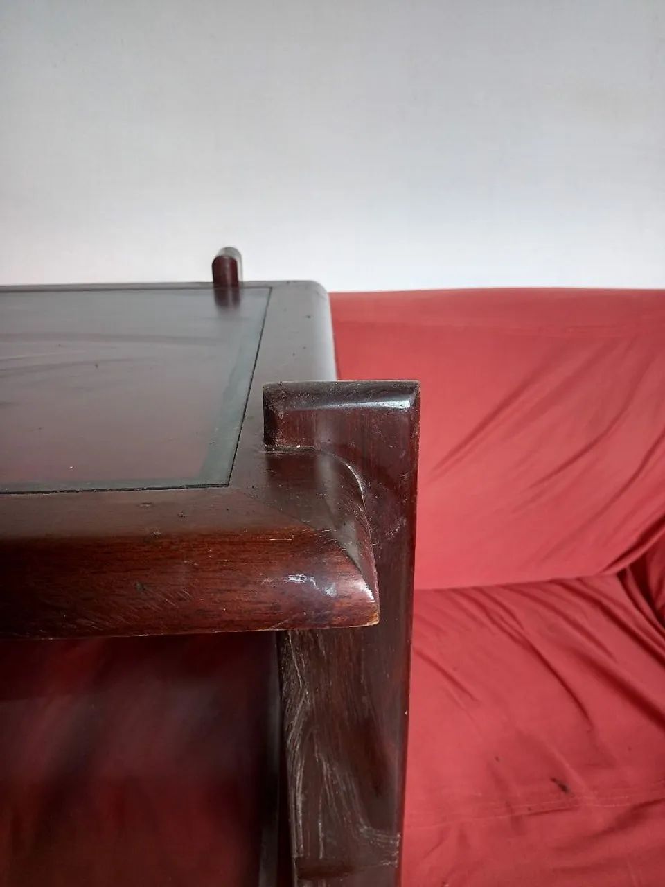 2 mesas de canto de madeira com tampo de vidro - Foto 4