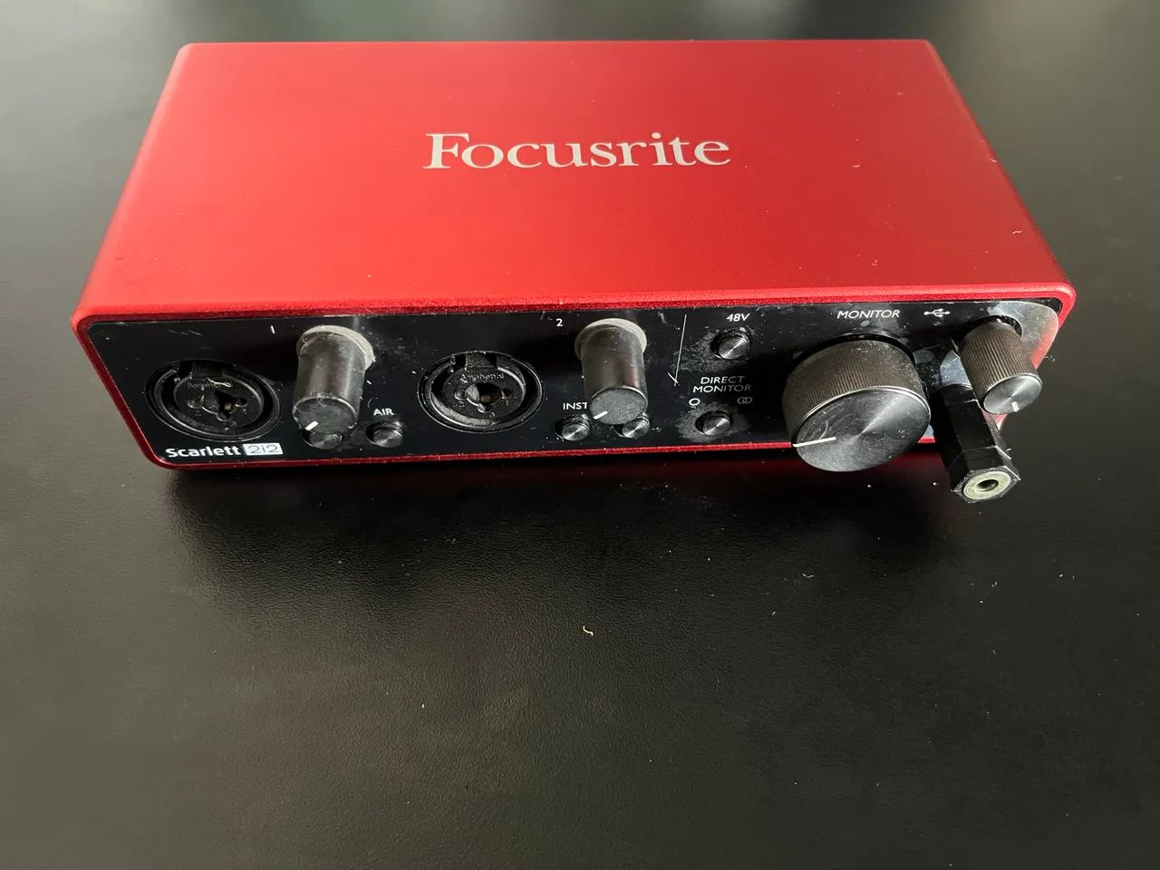 Focusrite Scarlett 2i2 3ª Geração - Interface de Áudio USB