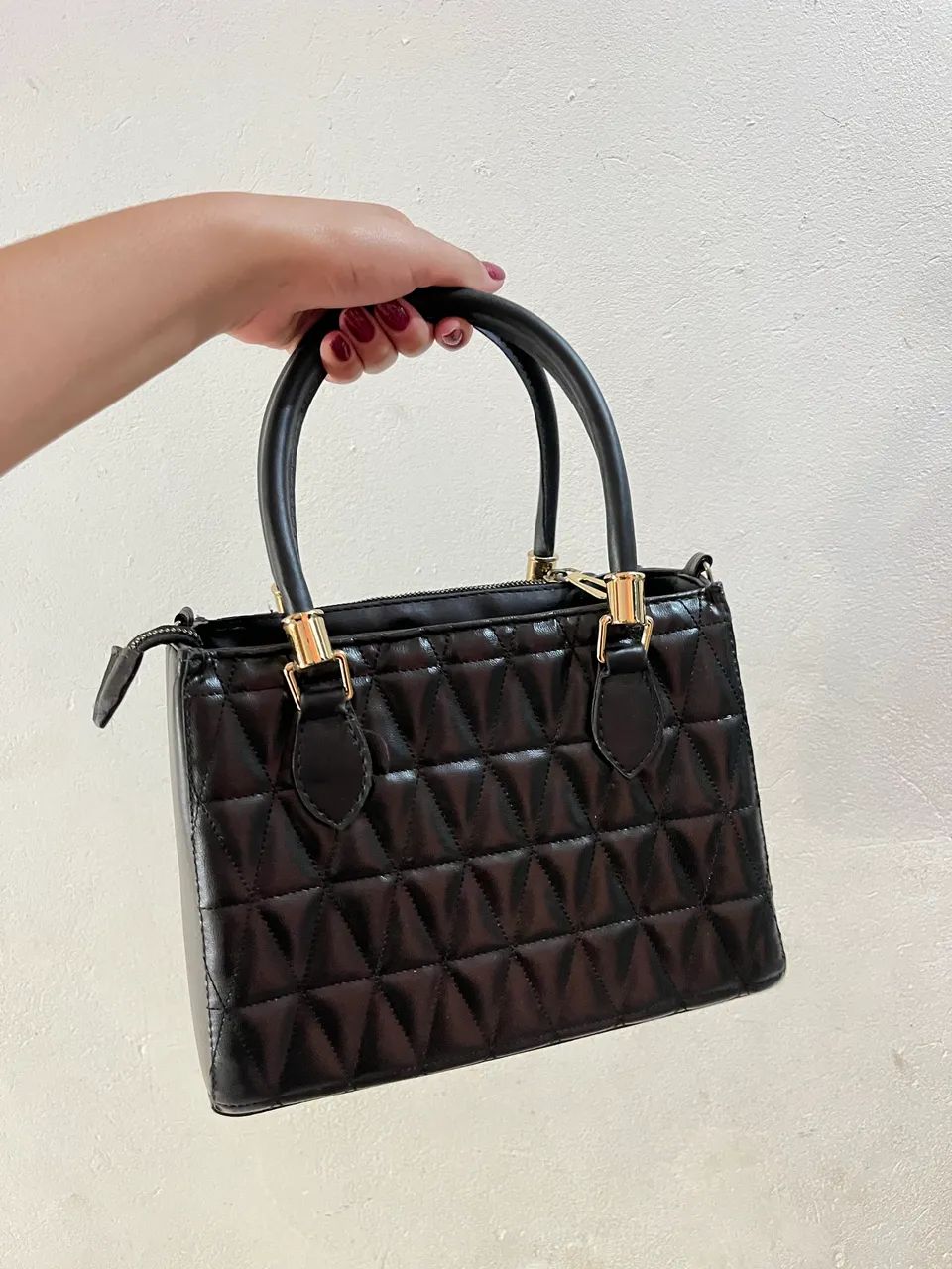 Bolsa preta de mão e ombro - Foto 5