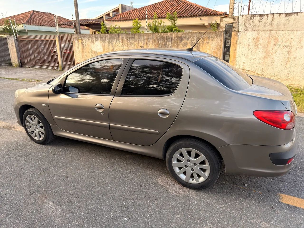 Peugeot 207 207 Sedan Passion XS 1.6 Flex 16V 4p 2011