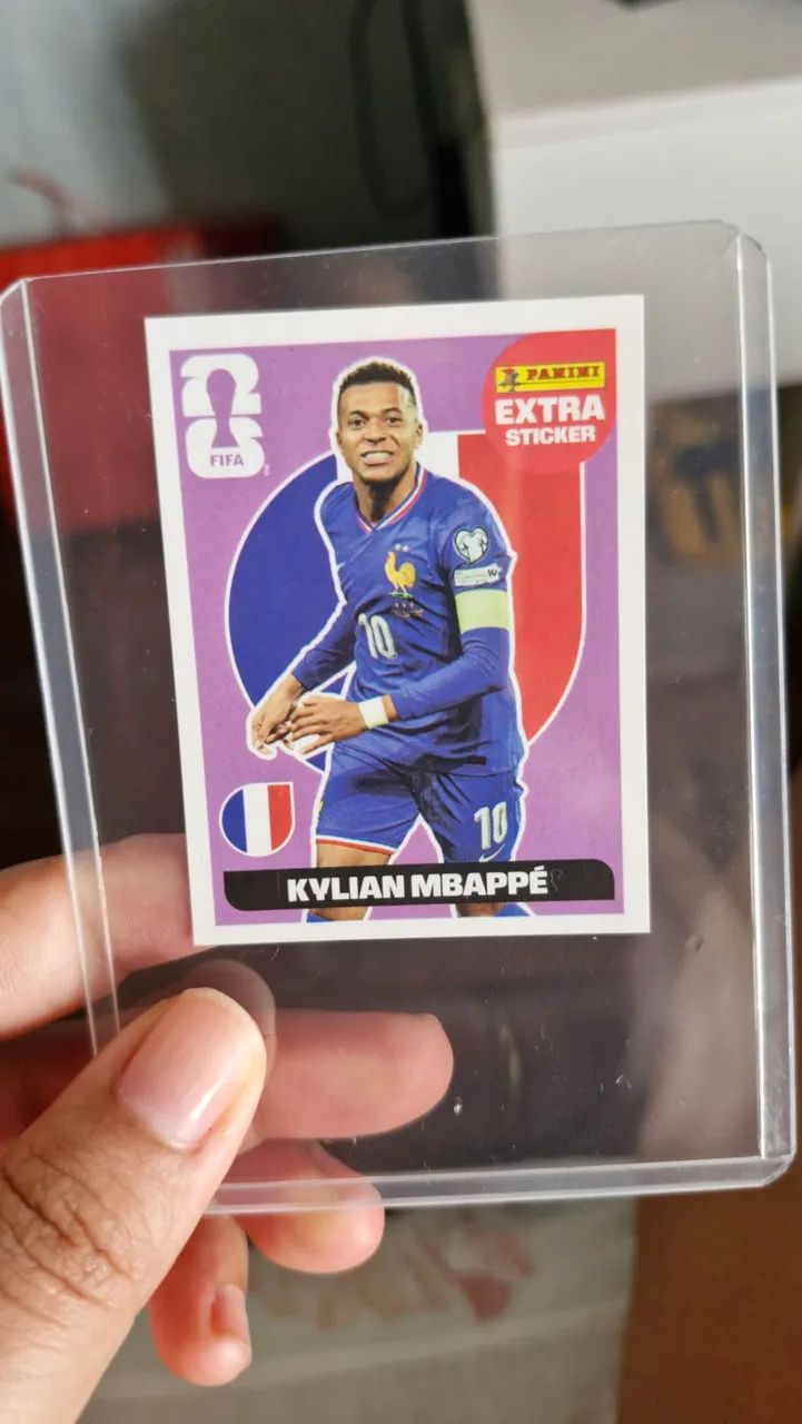 Figurinha legend Mbappé Bordô Original panini - Foto 3