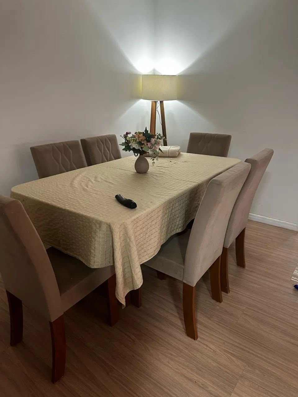 Mesa com 6 cadeiras - Foto 2