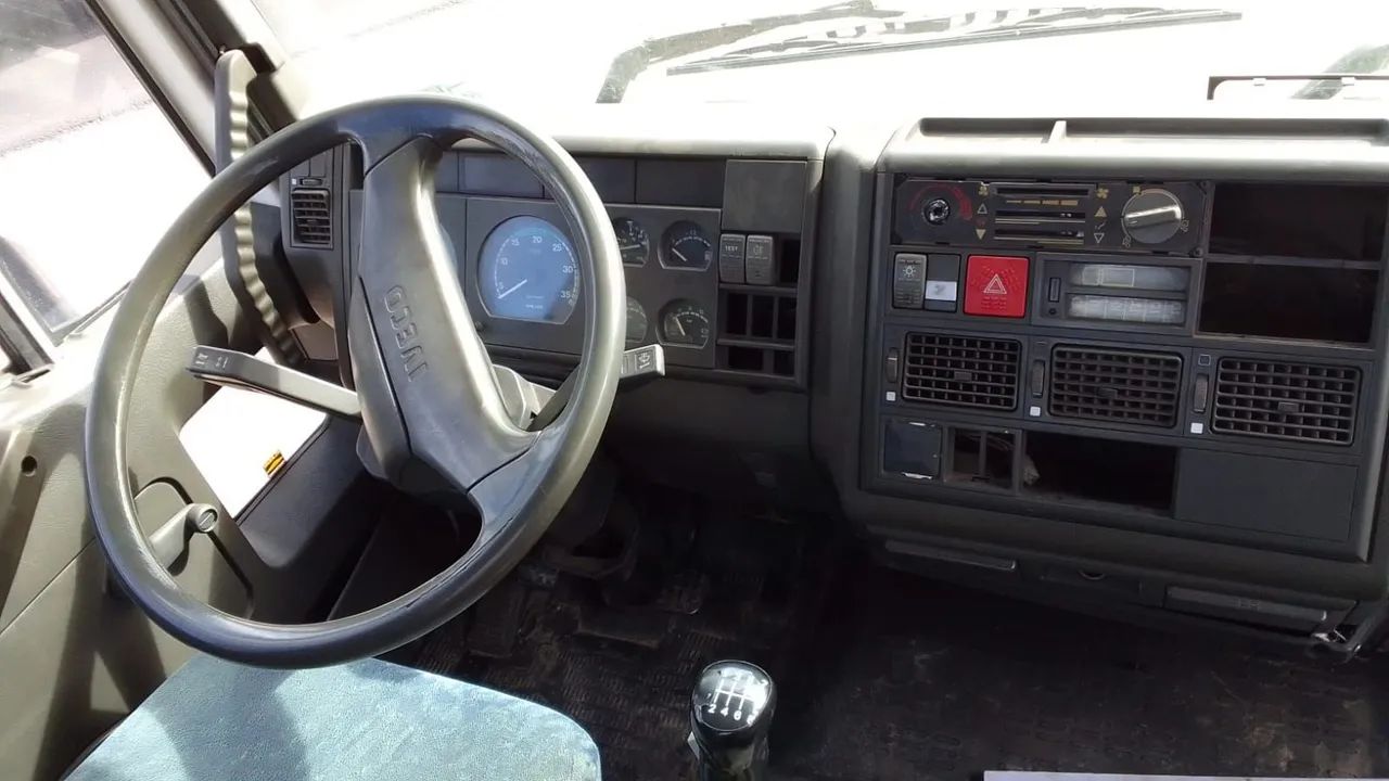 Caminhão Munck Iveco - Foto 3