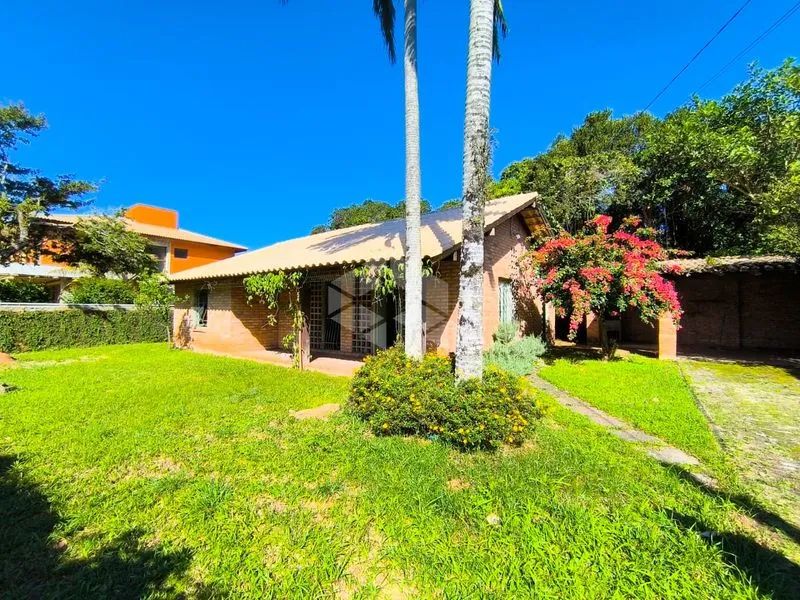 Casa rústica para alugar com 3 quartos na Lagoa da Conceição
