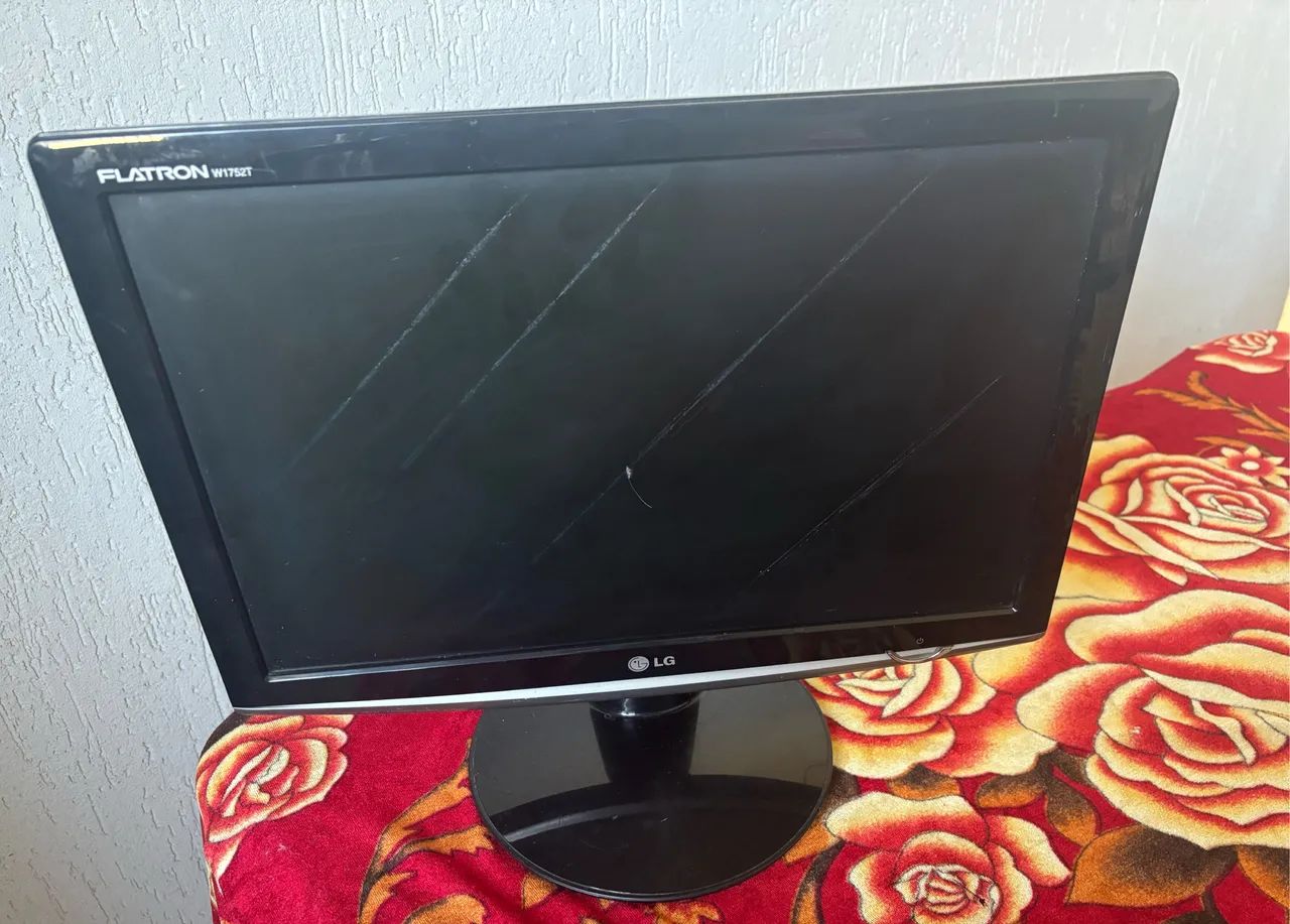 Monitor, teclado e mouse