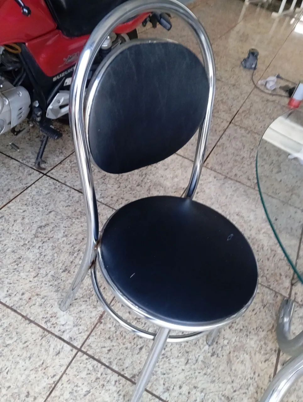 Mesa de vidro com 6 cadeiras  - Foto 5