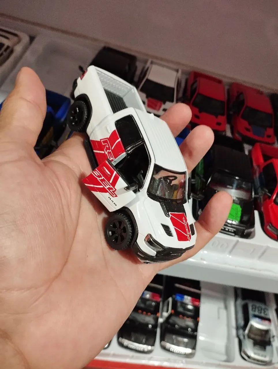 Carrinhos colecionáveis 