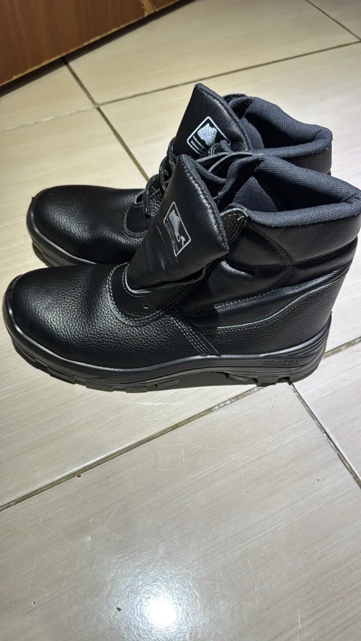 Botas de couro cano longo  - Foto 2
