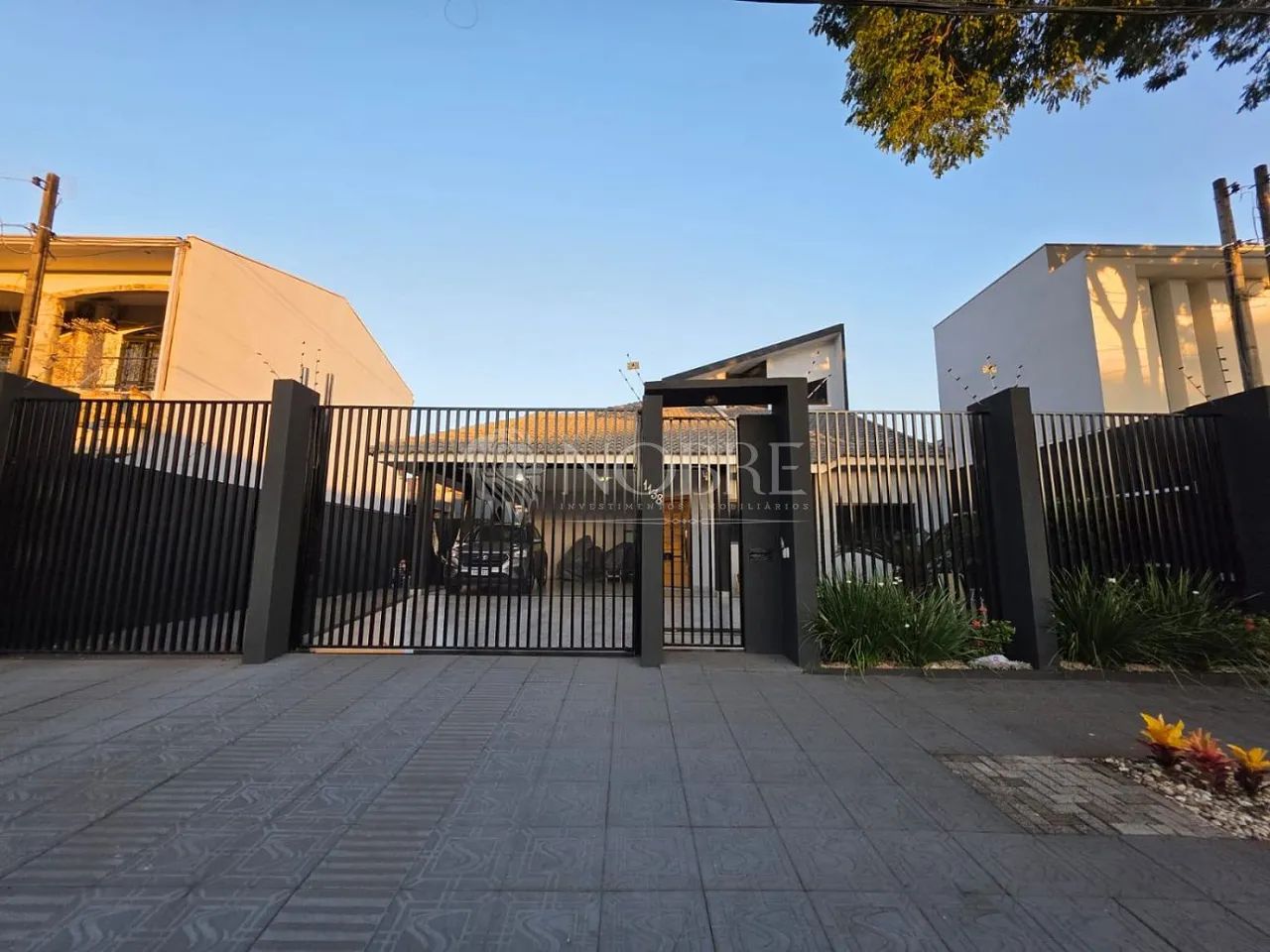Sobrado com 4 quartos e piscina na Vila Morangueira