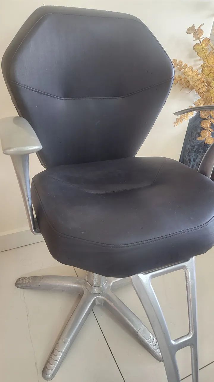 Cadeira para Studio de beleza ou maquiagem etc - Foto 4