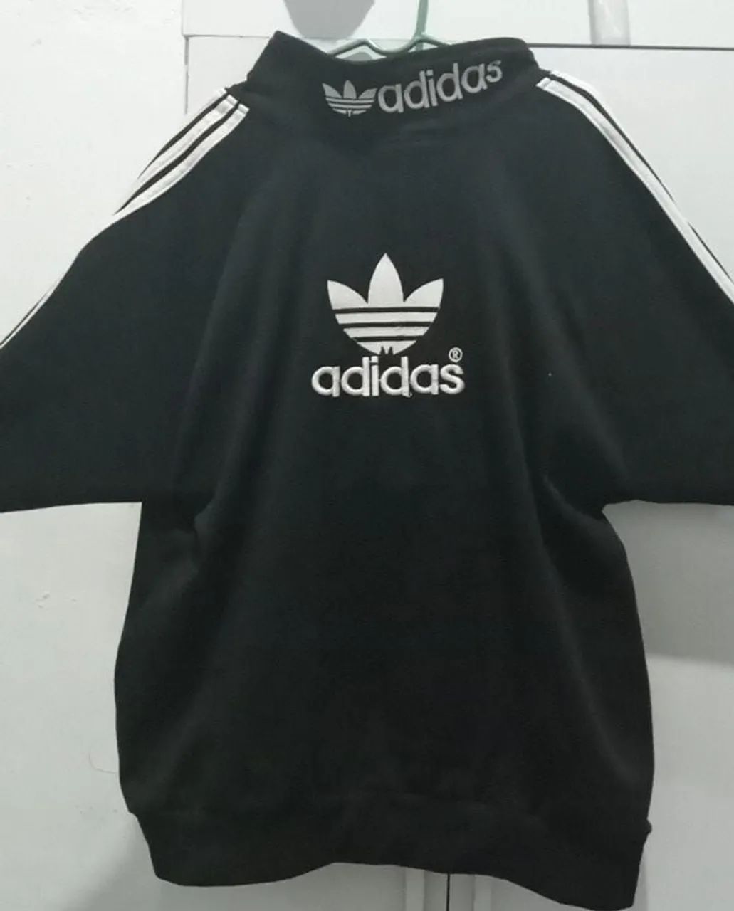 Vendo um casaco da Adidas 