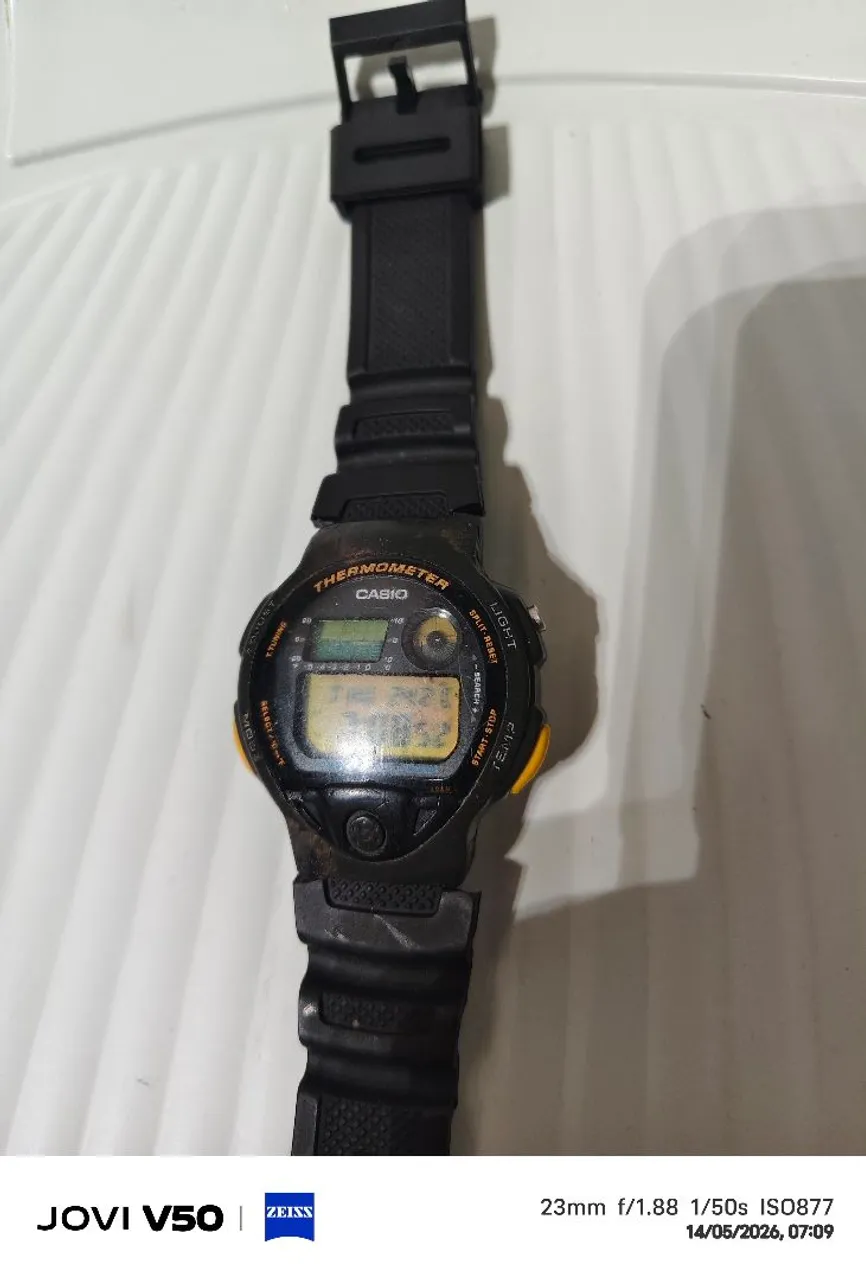 Relógio Casio Illuminator WR 100M - Lap Memory 60 | Com Defeito