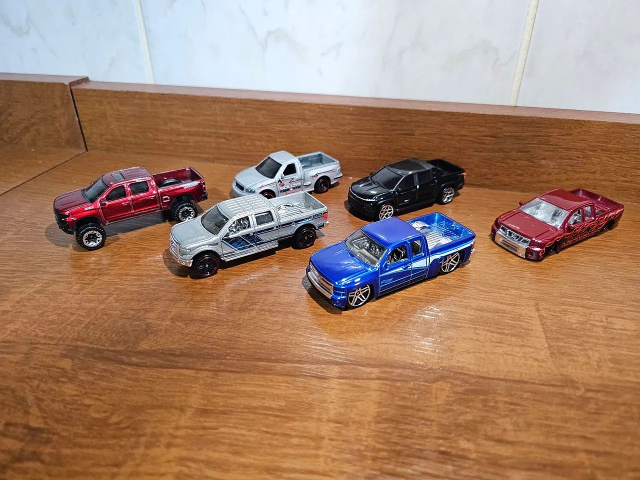 Lote camionete hot wheels  - Foto 2